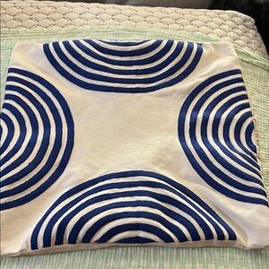 West Elm ~Cream Cotton Pillow Cover with Blue half-Circles~ 100% Cotton~